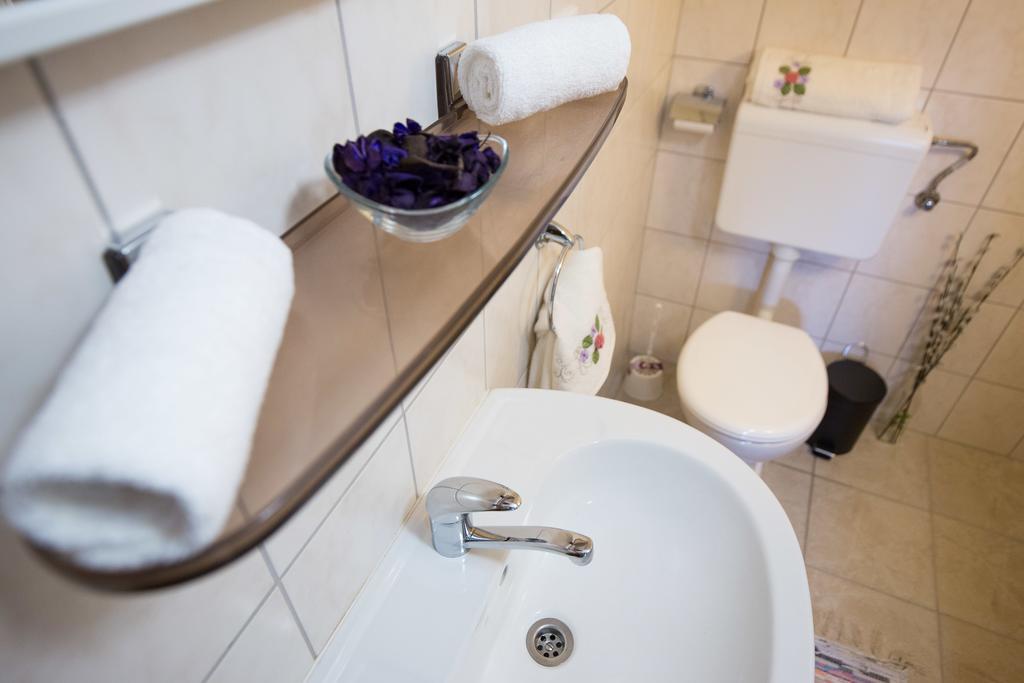 Holiday Home Mery By El-Pi Tours Malinska Εξωτερικό φωτογραφία